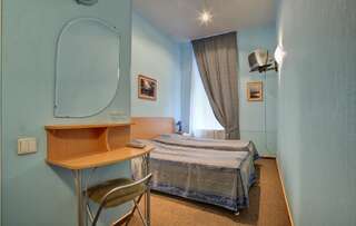 Мини-отель Ринальди на Большом Санкт-Петербург  Стандартный двухместный номер с 2 отдельными кроватями-1